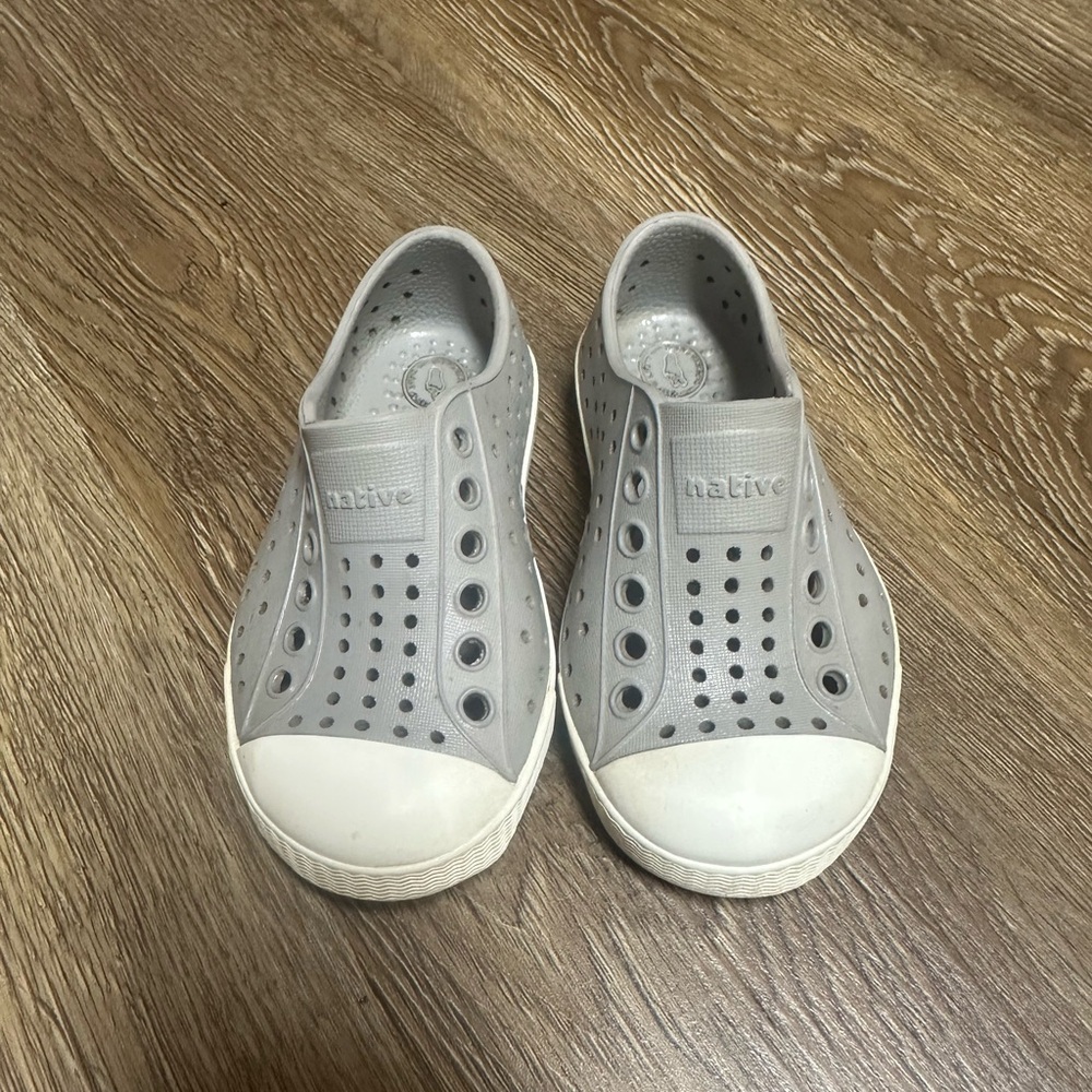 Native Child’s 6 Gray Slip-On Shoes